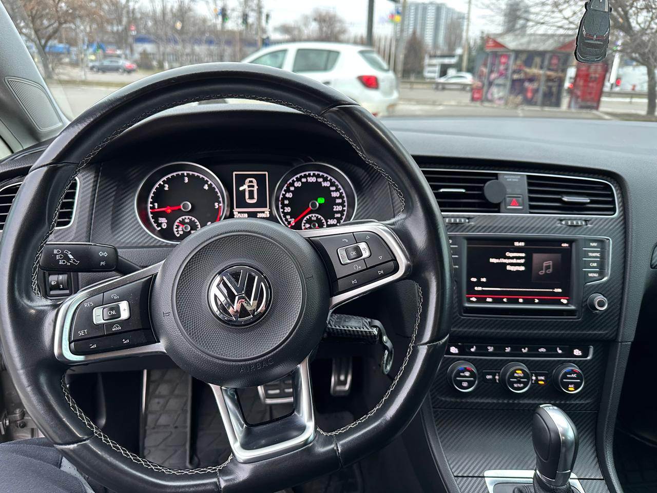 Volkswagen Golf - фото 13