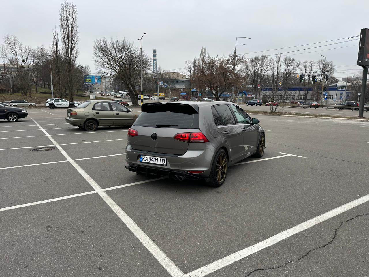 Volkswagen Golf - фото 5