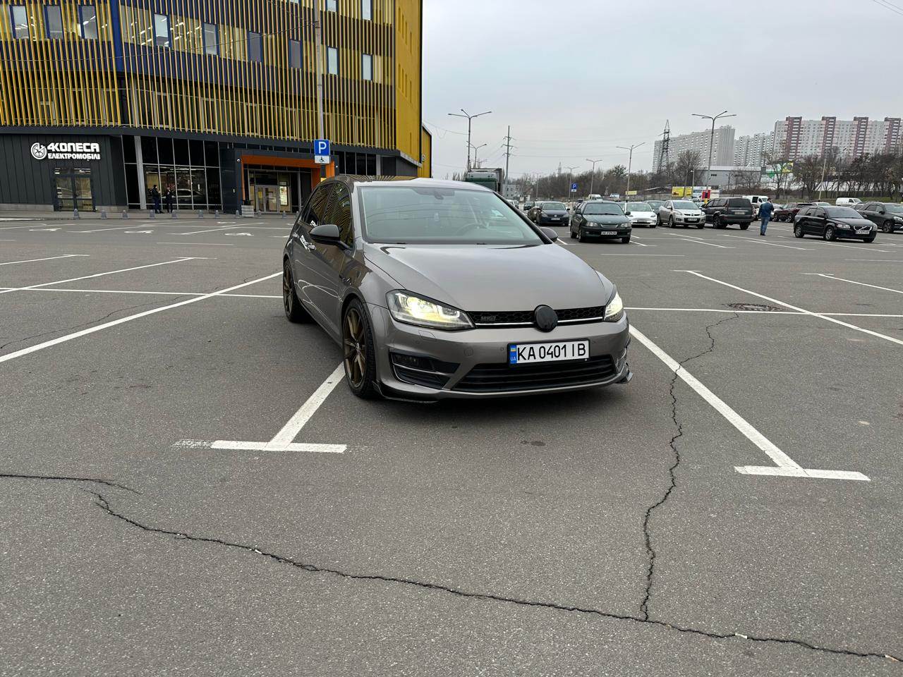 Volkswagen Golf - фото 3