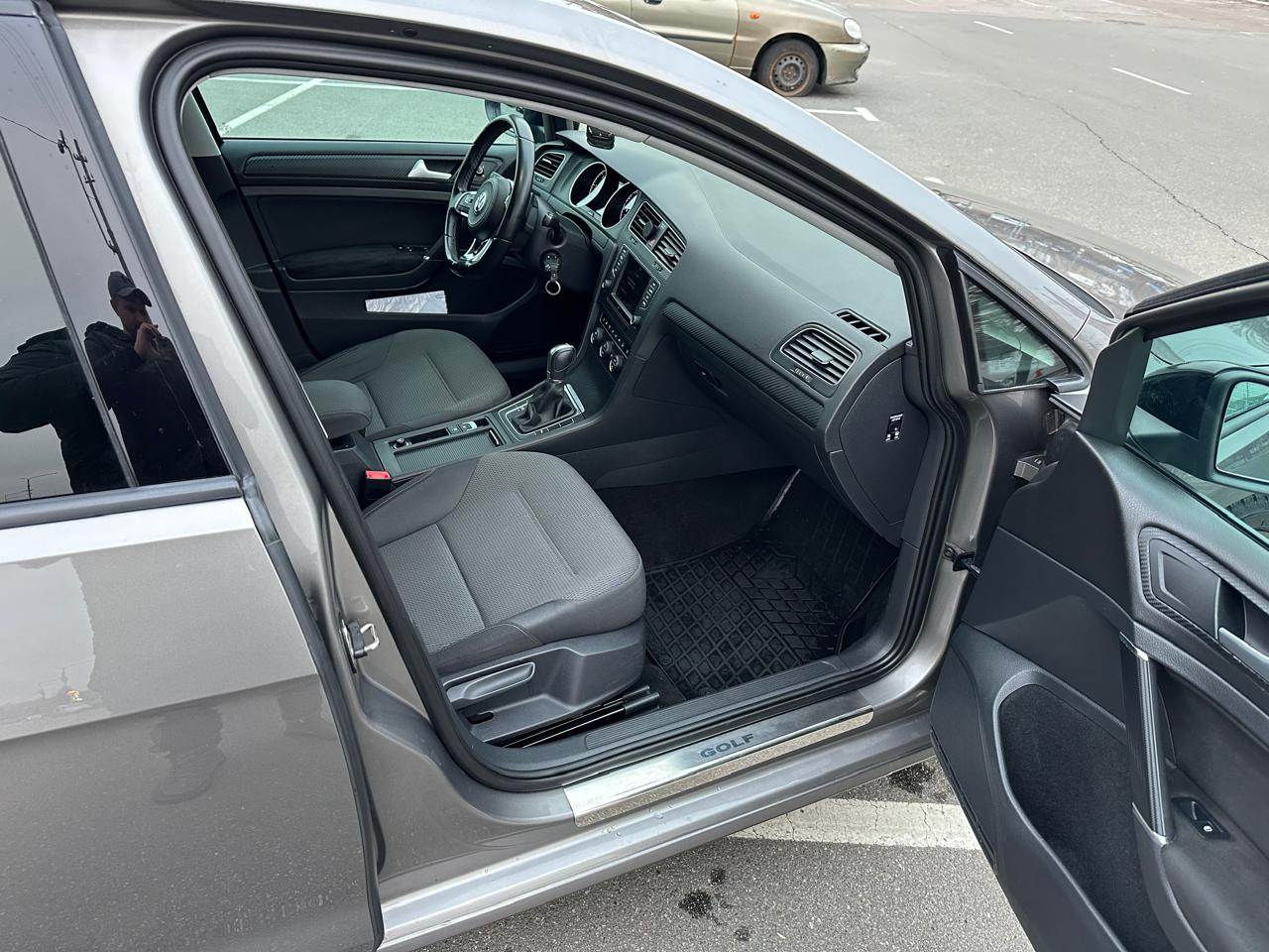 Volkswagen Golf - фото 19