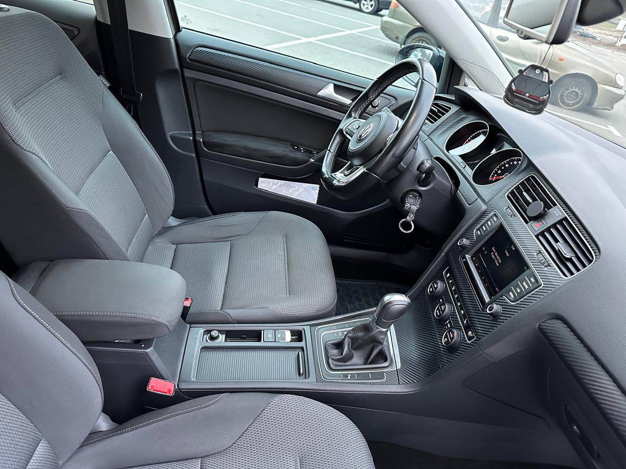 Volkswagen Golf - фото 20