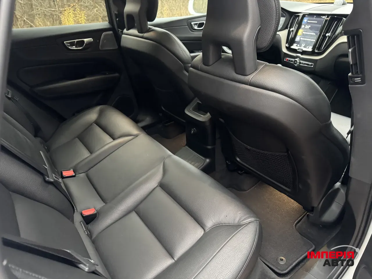 Volvo XC60 - фото 12