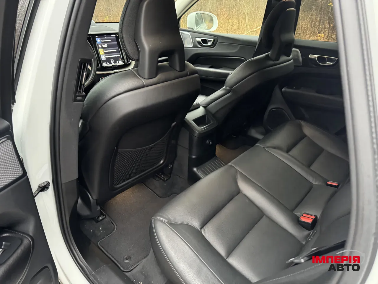 Volvo XC60 - фото 11