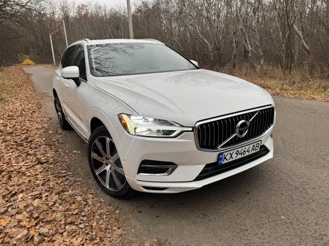 Volvo XC60 - фото 1