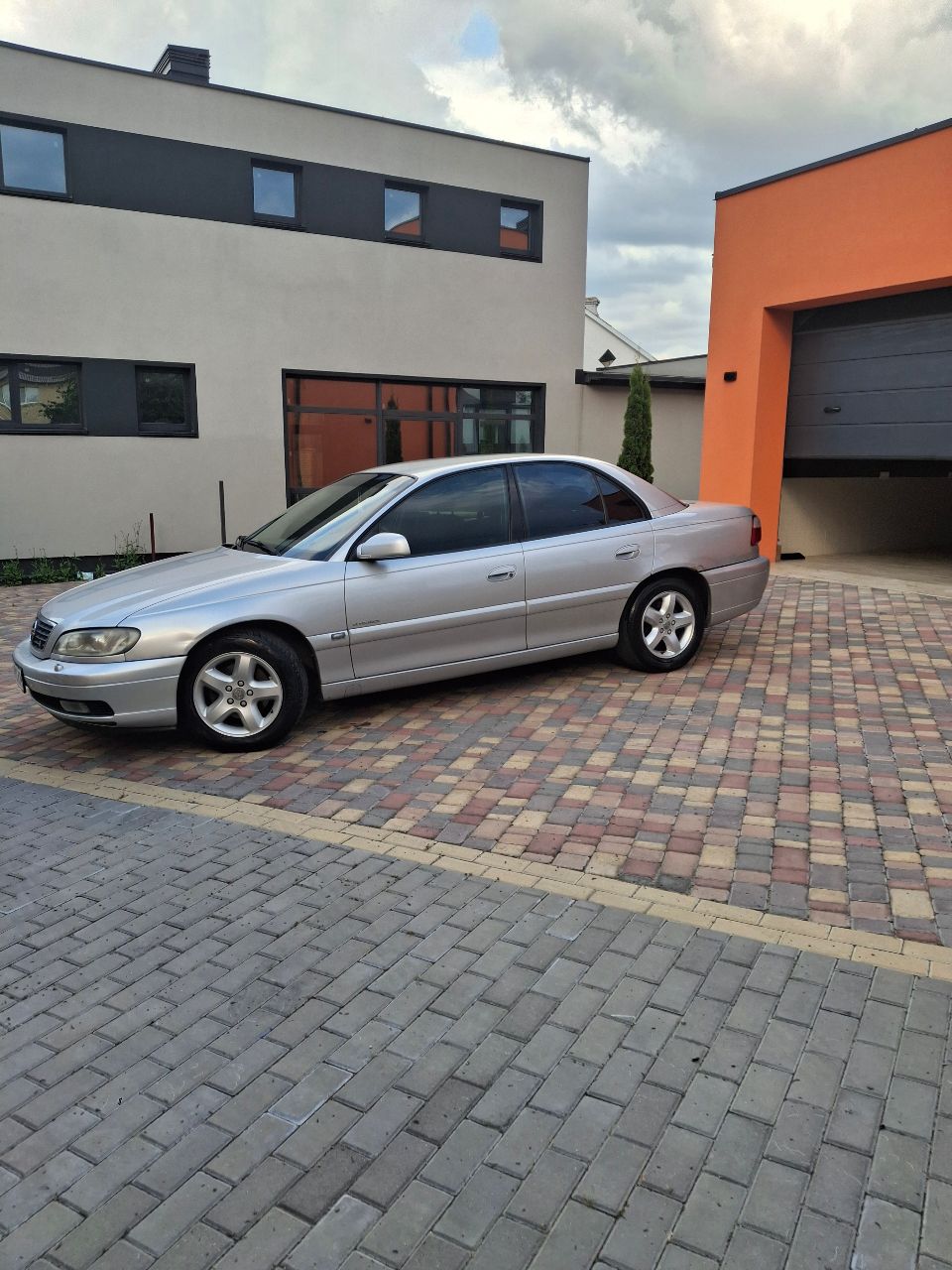 Opel Omega - фото 6