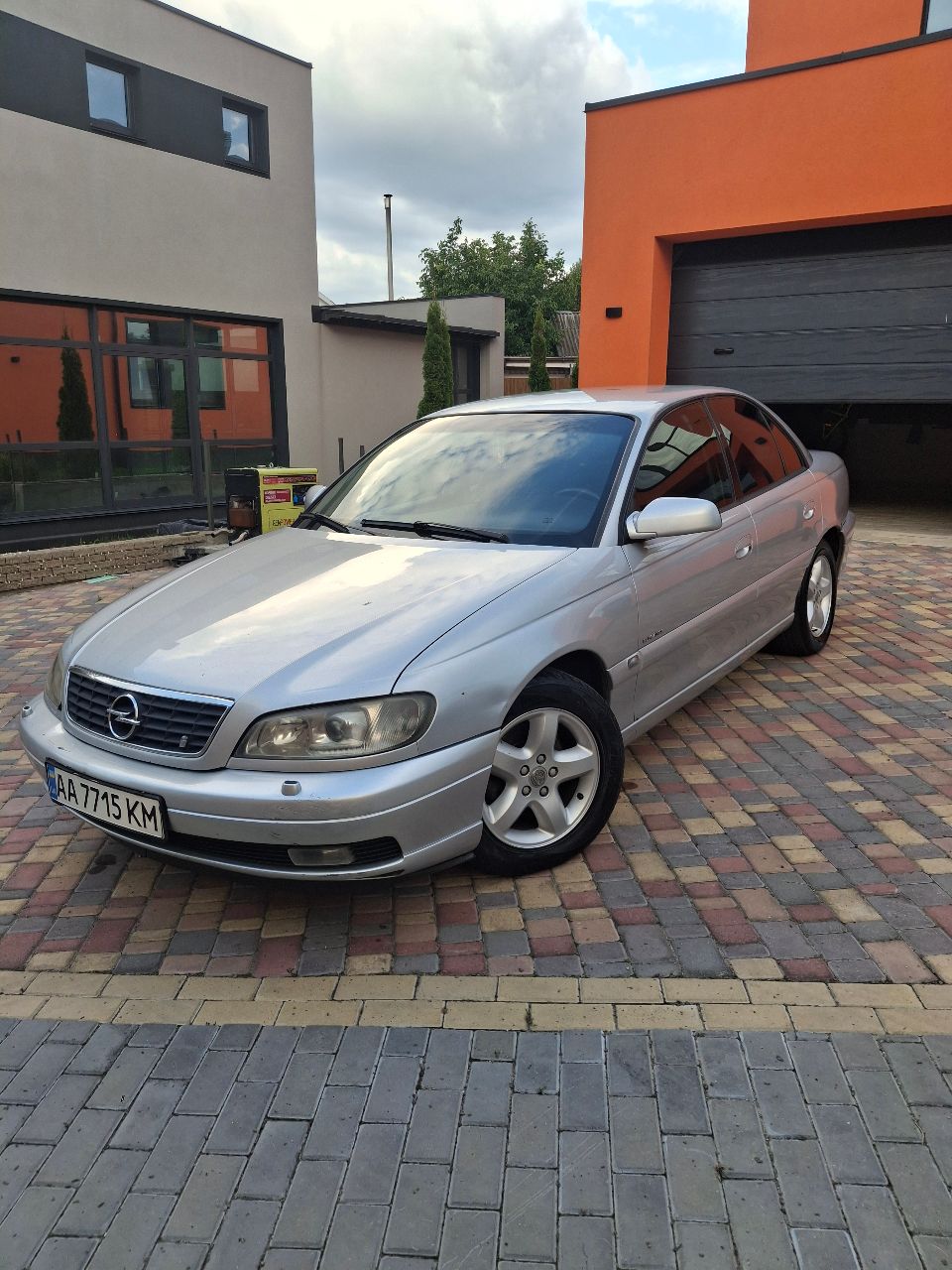 Opel Omega - фото 1