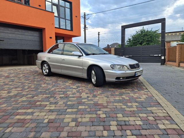 Opel Omega - фото 2