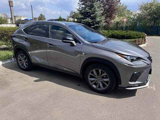 Lexus NX - зображення 1