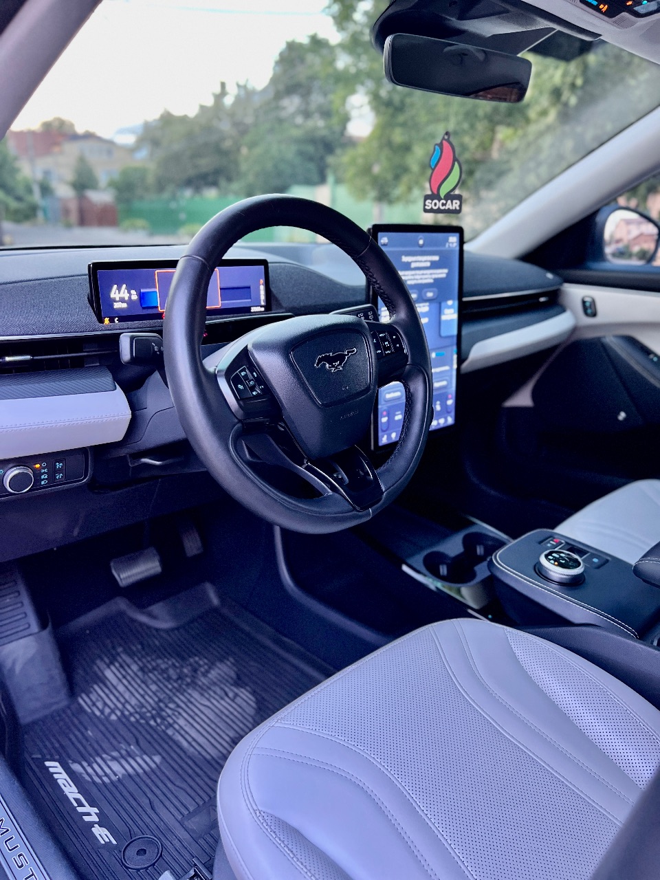 Ford Mustang Mach-E - фото 12