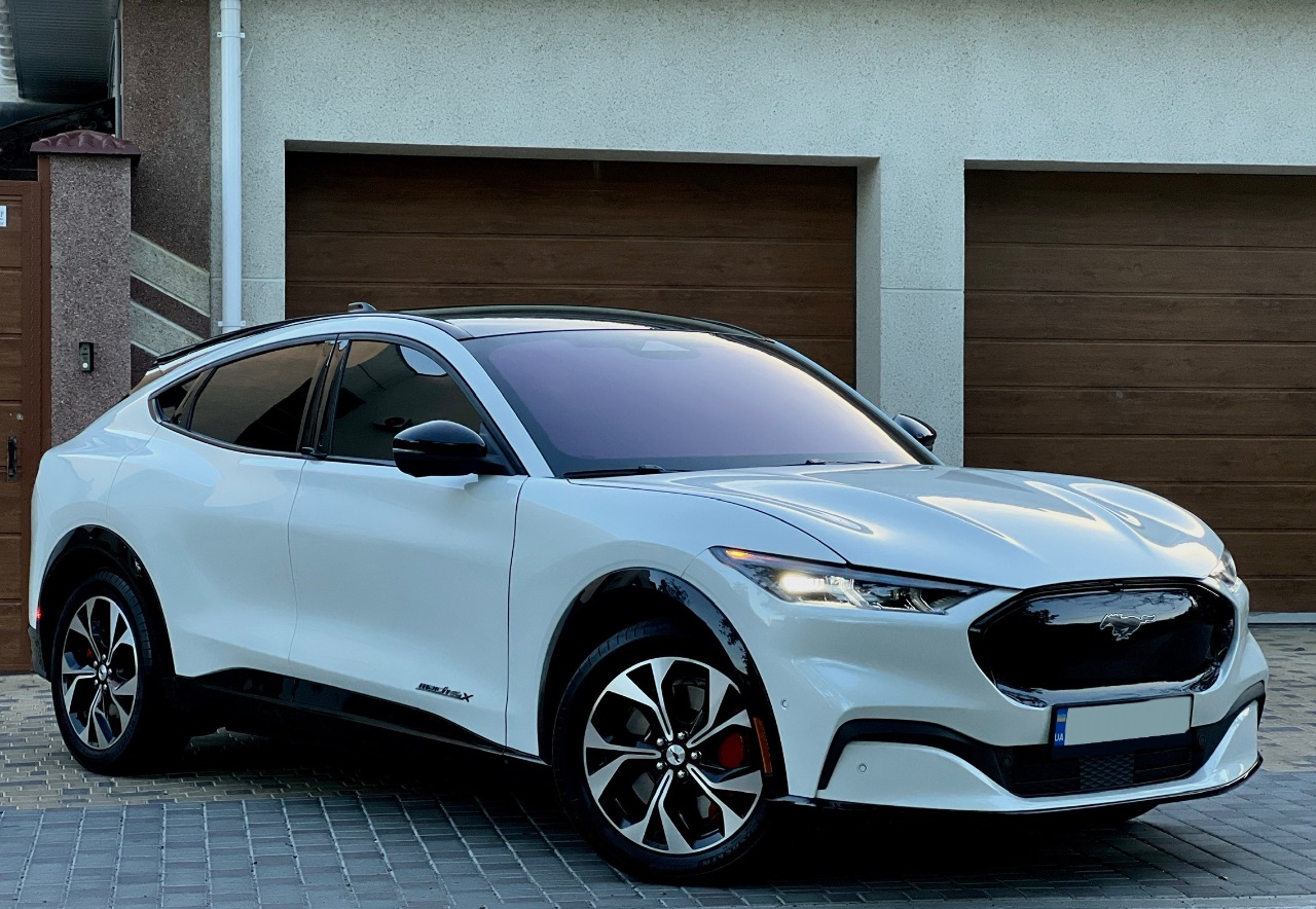 Ford Mustang Mach-E - фото 3