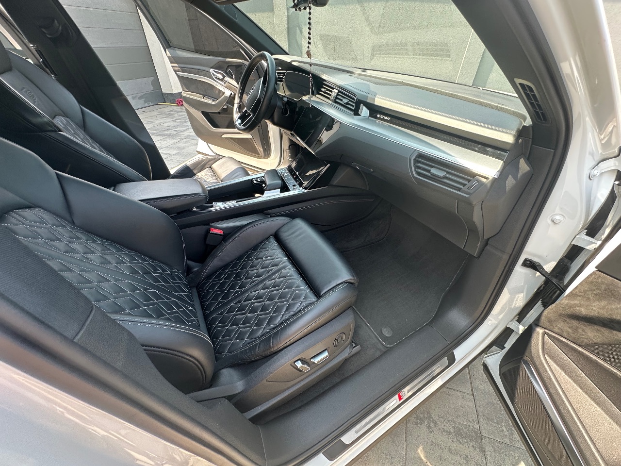 Audi e-tron Sportback - фото 5