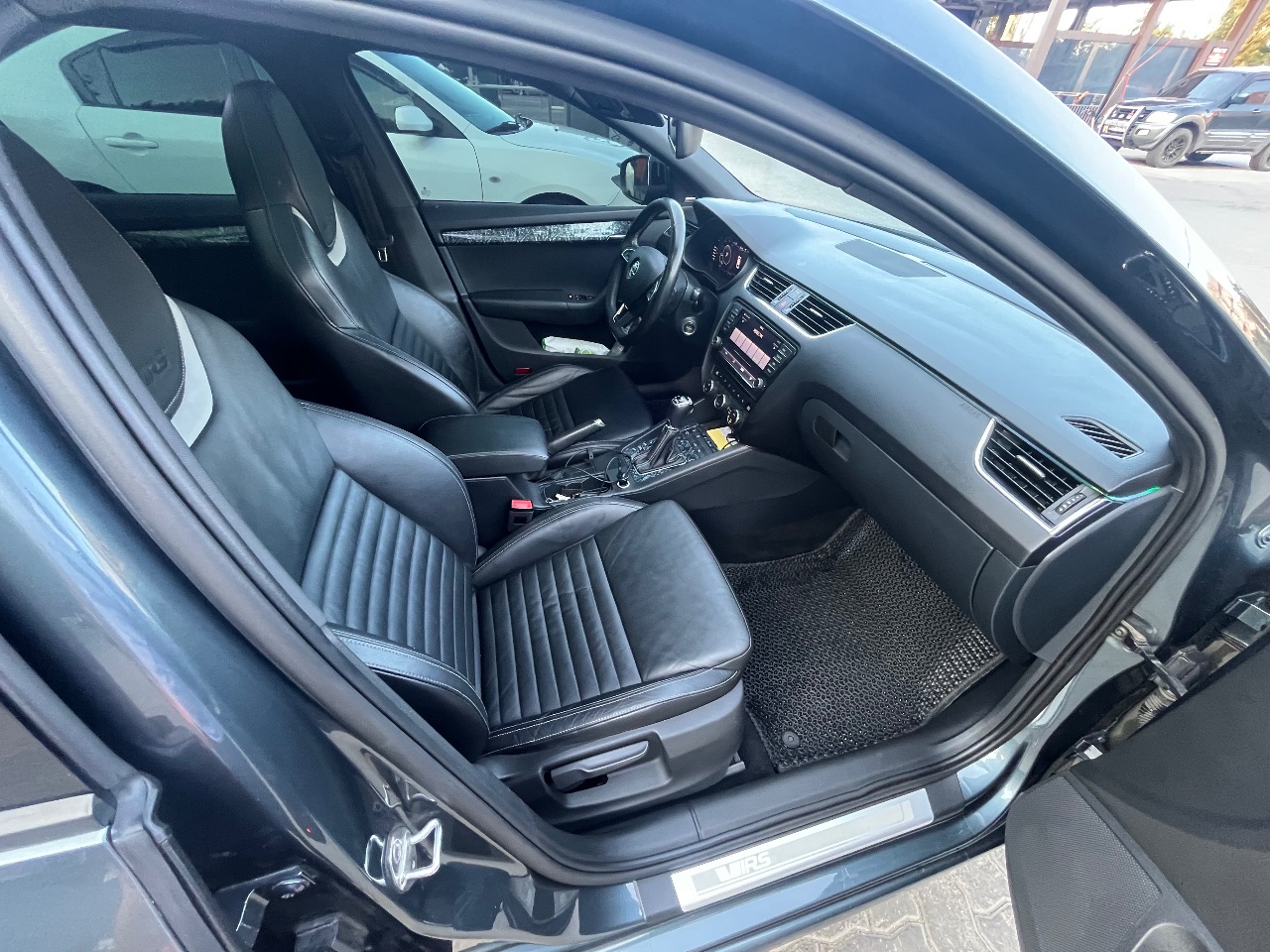 Skoda Octavia RS - фото 11