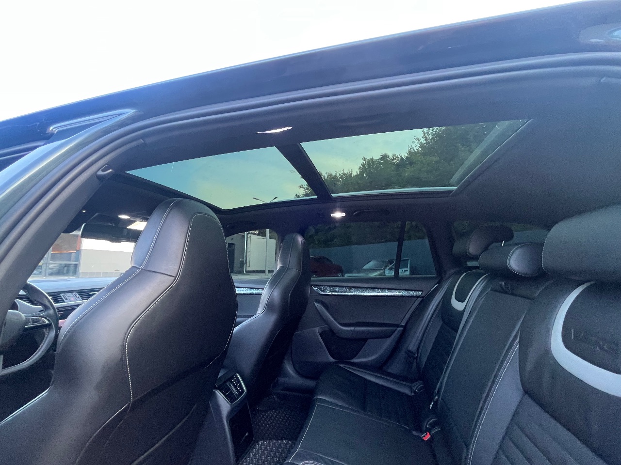 Skoda Octavia RS - фото 10