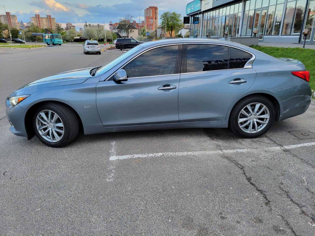 Infiniti Q50 - фото 3