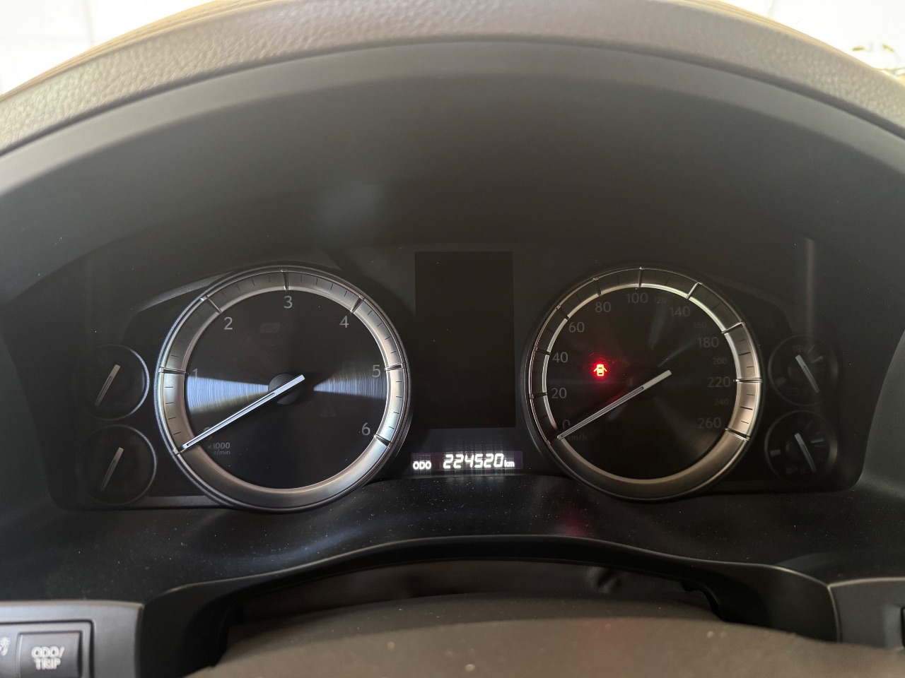 Lexus LX - фото 8