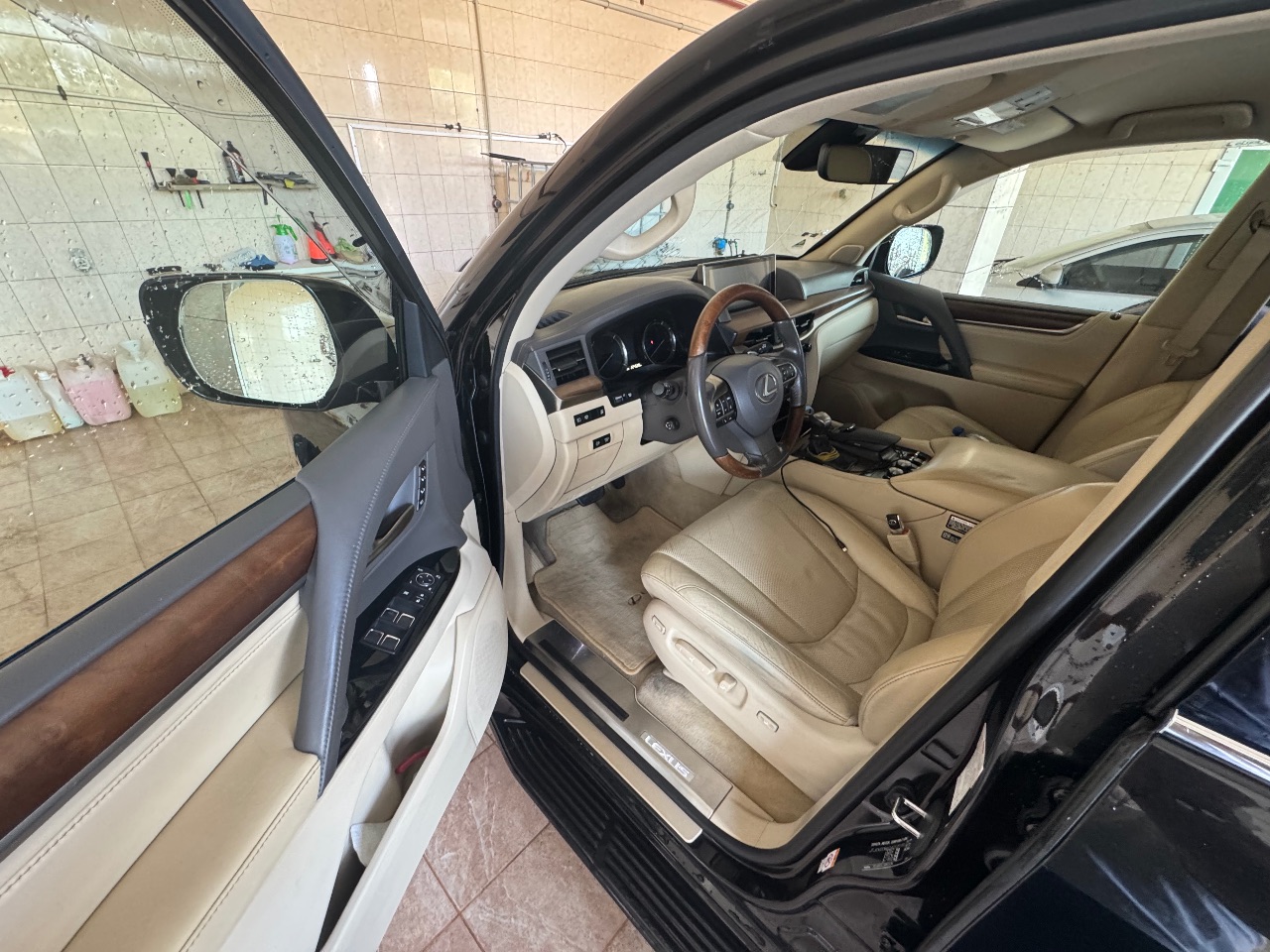 Lexus LX - фото 10