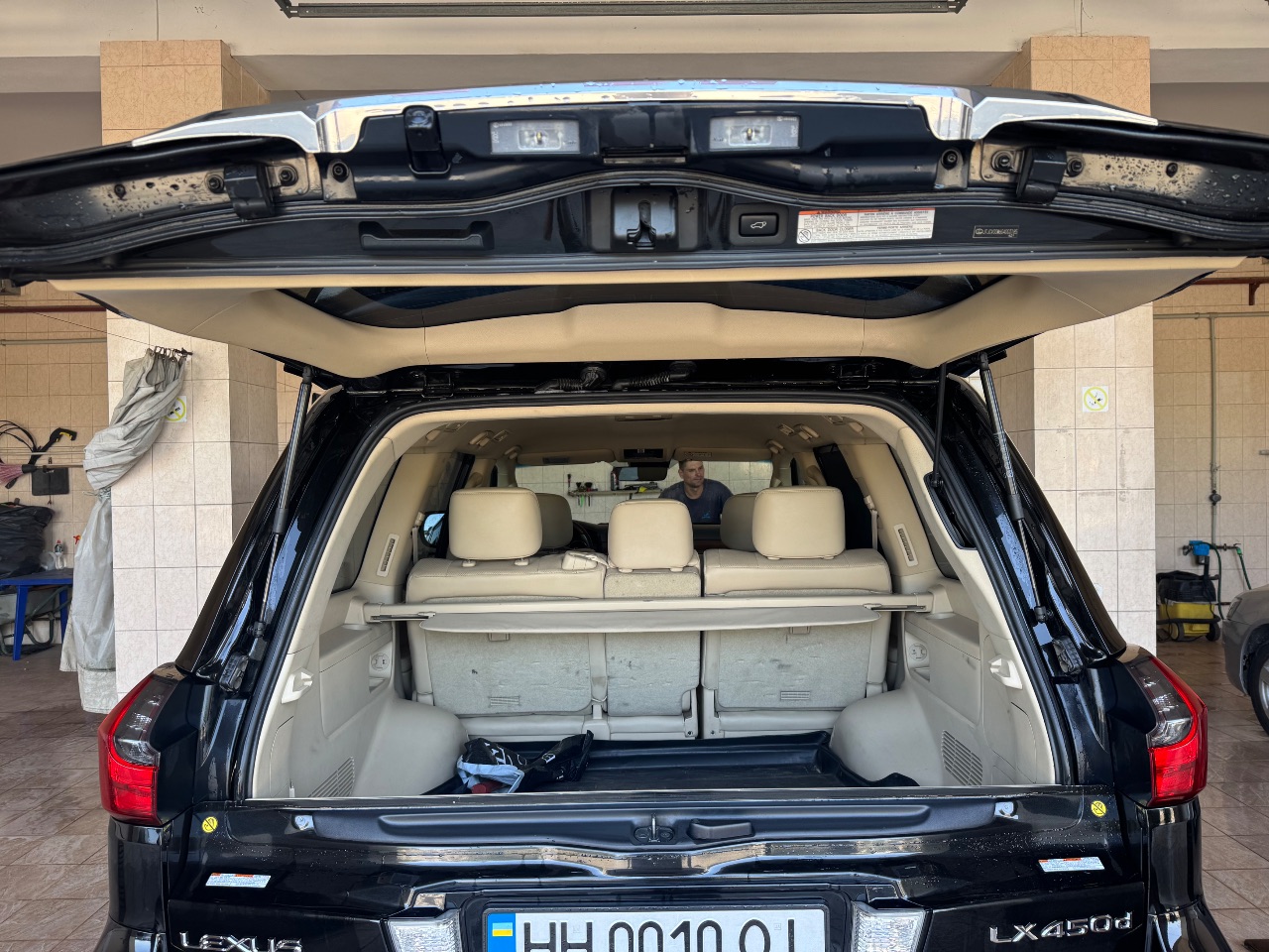 Lexus LX - фото 7