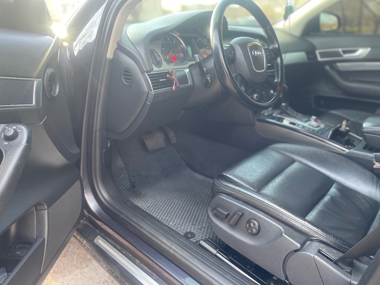 Audi A6 - фото 13