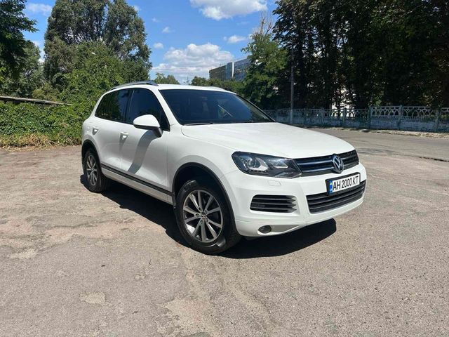 Volkswagen Touareg - фото 1
