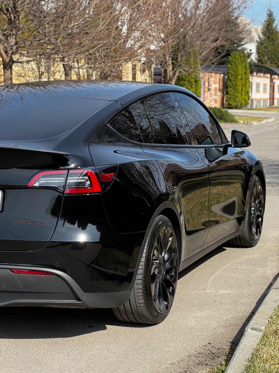 Tesla Model Y - фото 7