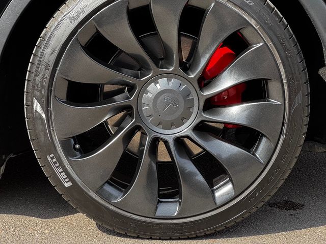 Tesla Model Y - фото 5