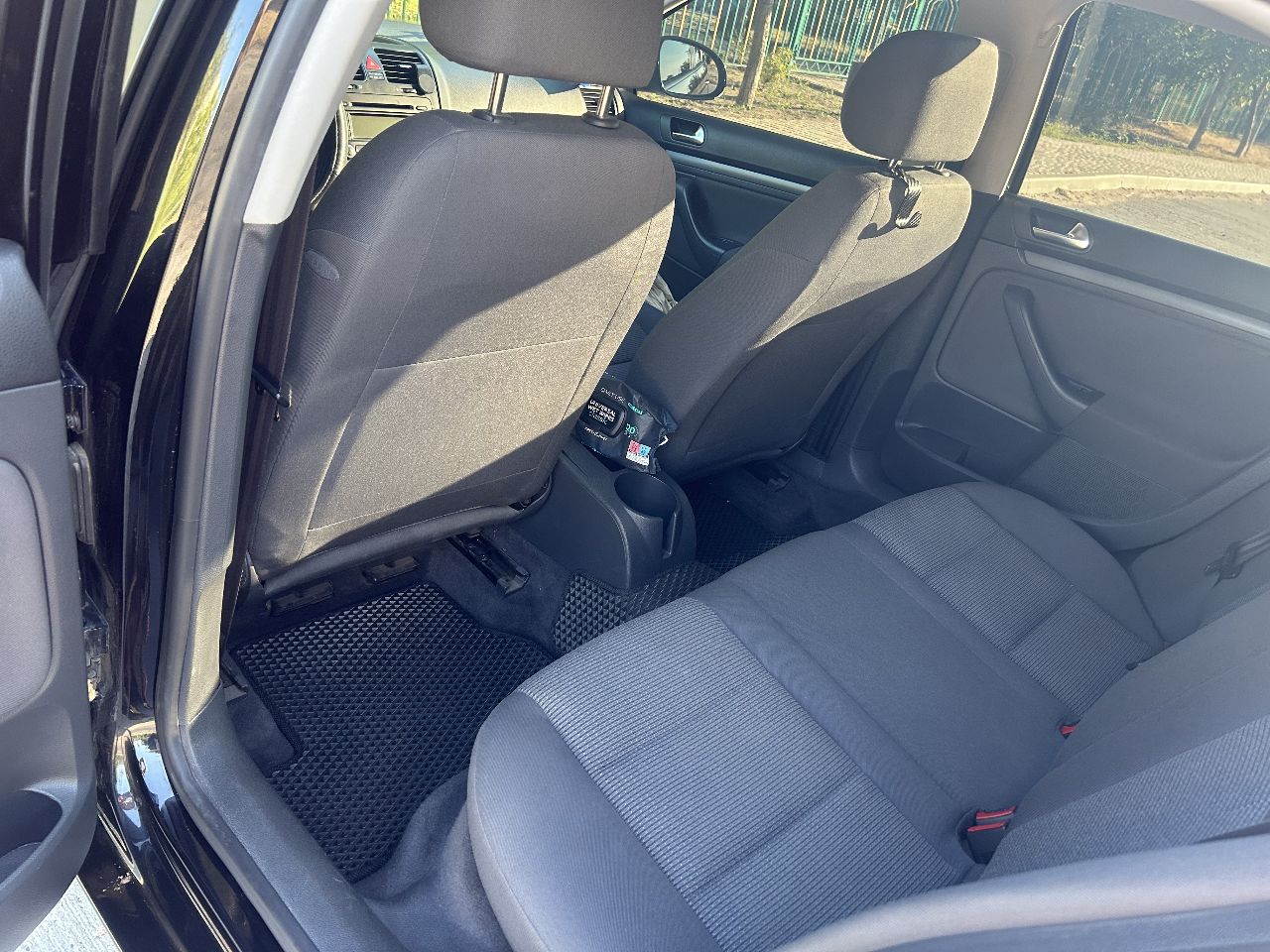 Volkswagen Jetta - фото 8