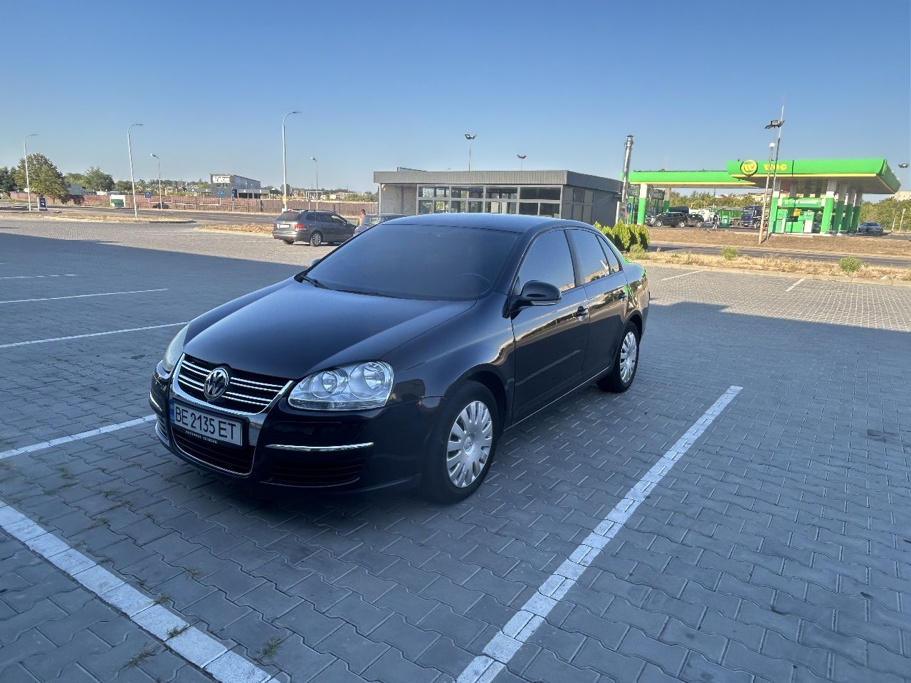 Volkswagen Jetta - фото 2