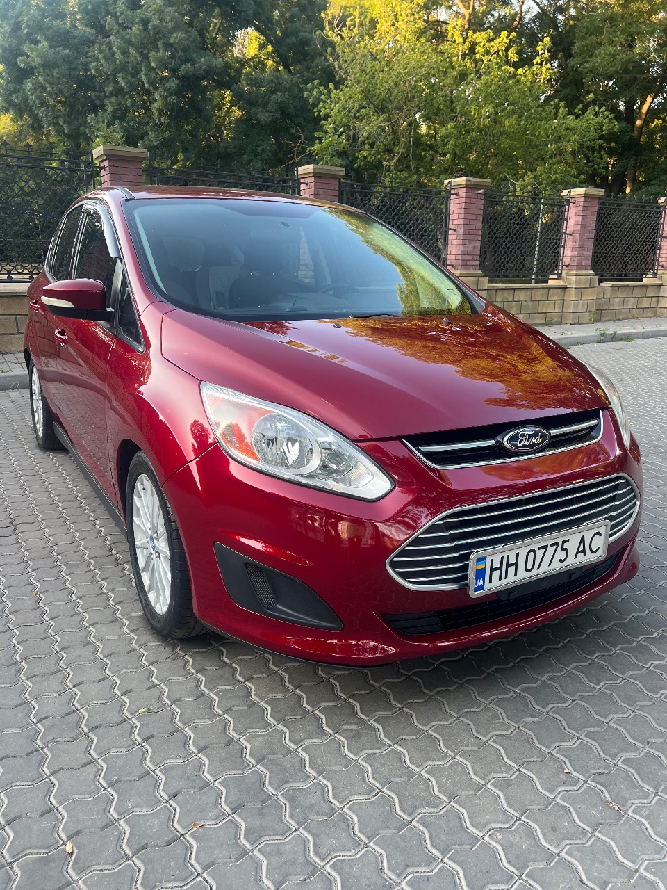 Ford C-MAX - фото 1