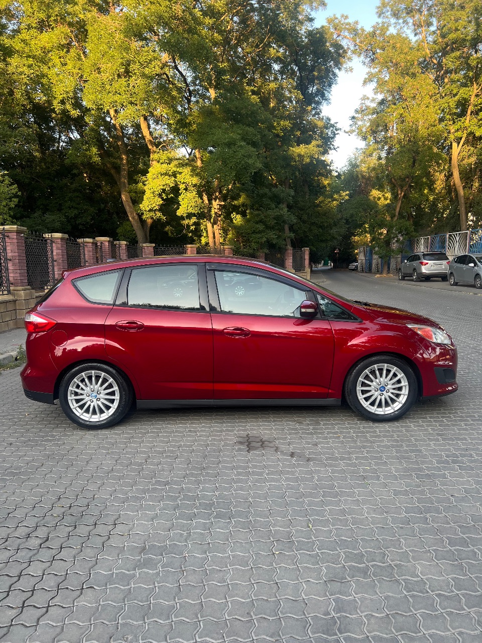 Ford C-MAX - фото 4