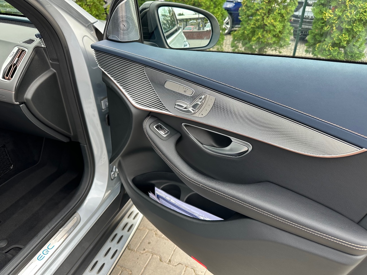 Mercedes-Benz EQC - фото 23