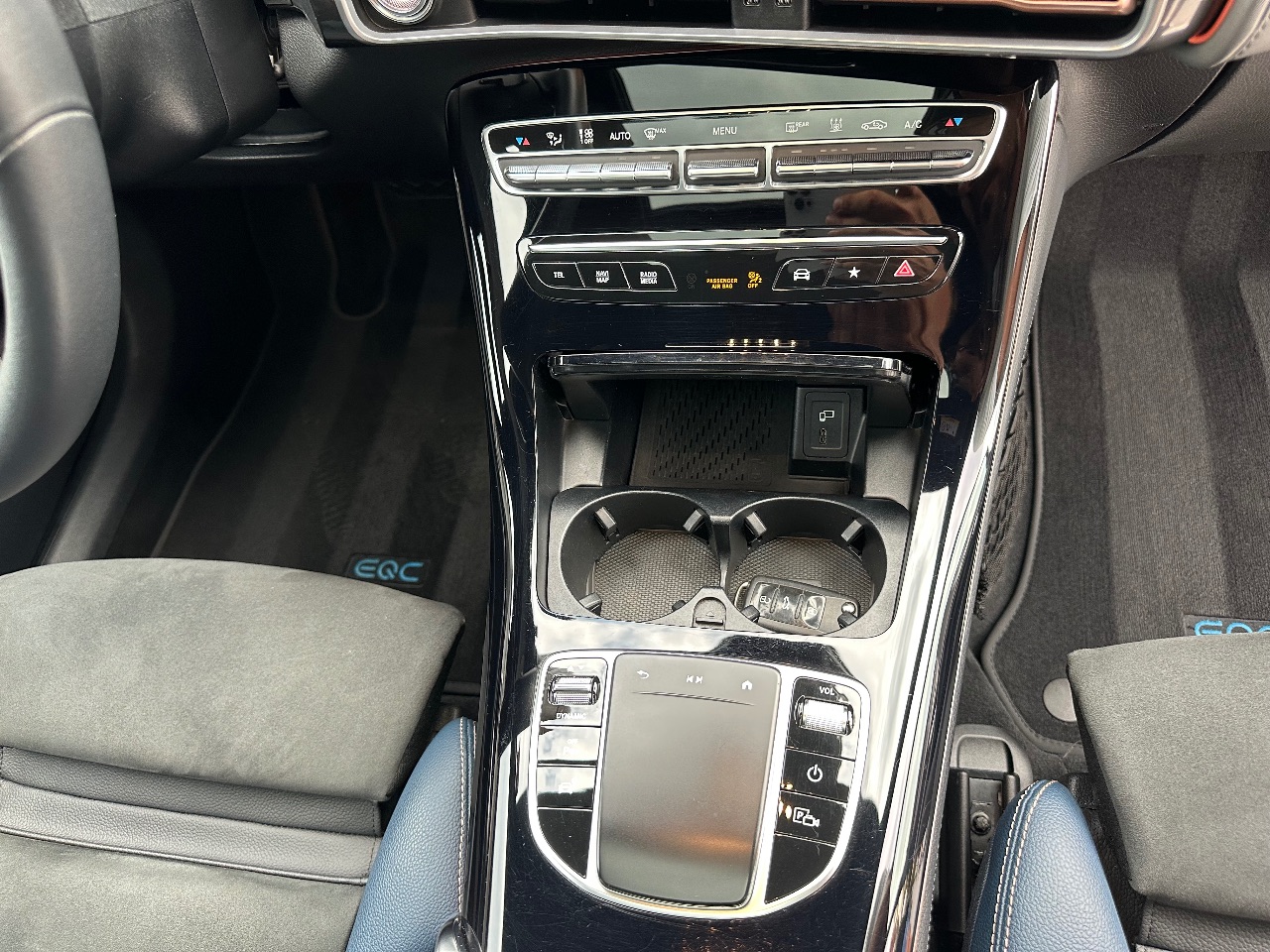 Mercedes-Benz EQC - фото 21