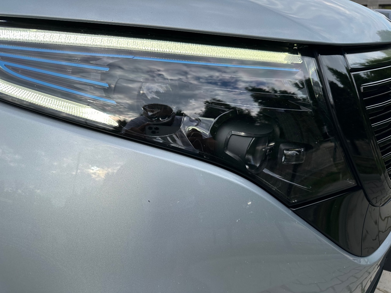 Mercedes-Benz EQC - фото 25