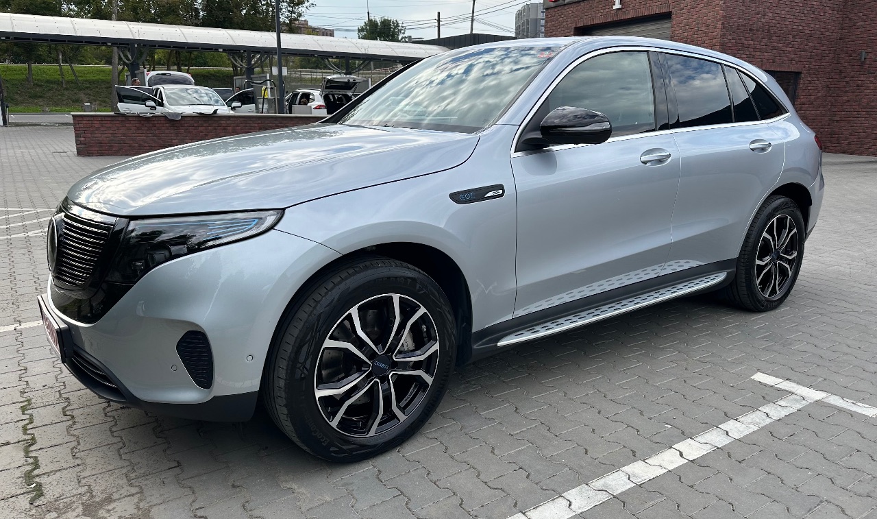 Mercedes-Benz EQC - фото 12