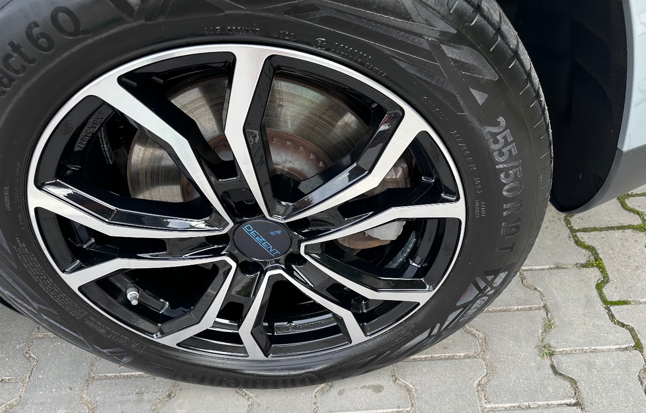 Mercedes-Benz EQC - фото 38