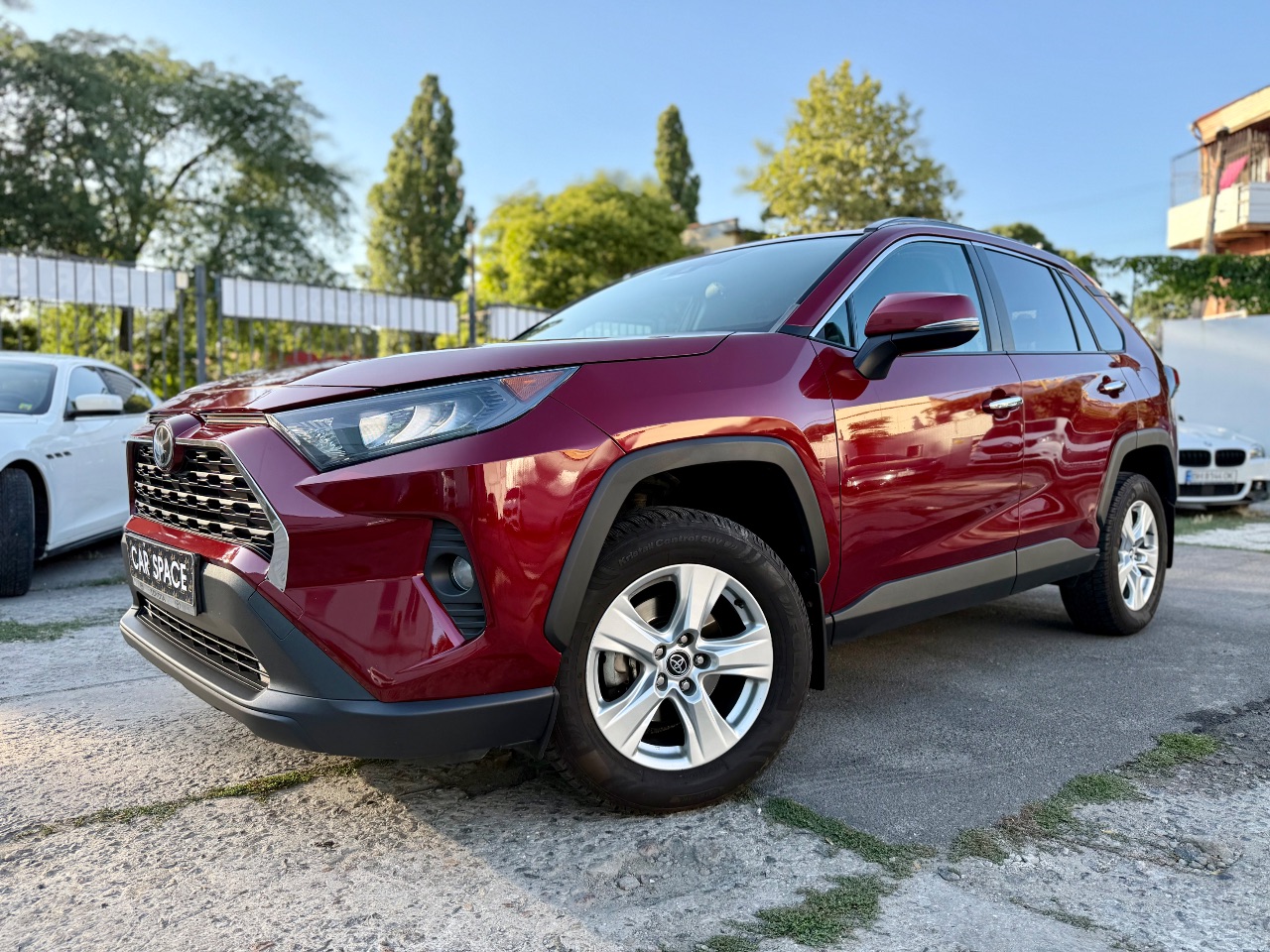Toyota RAV4 - фото 2
