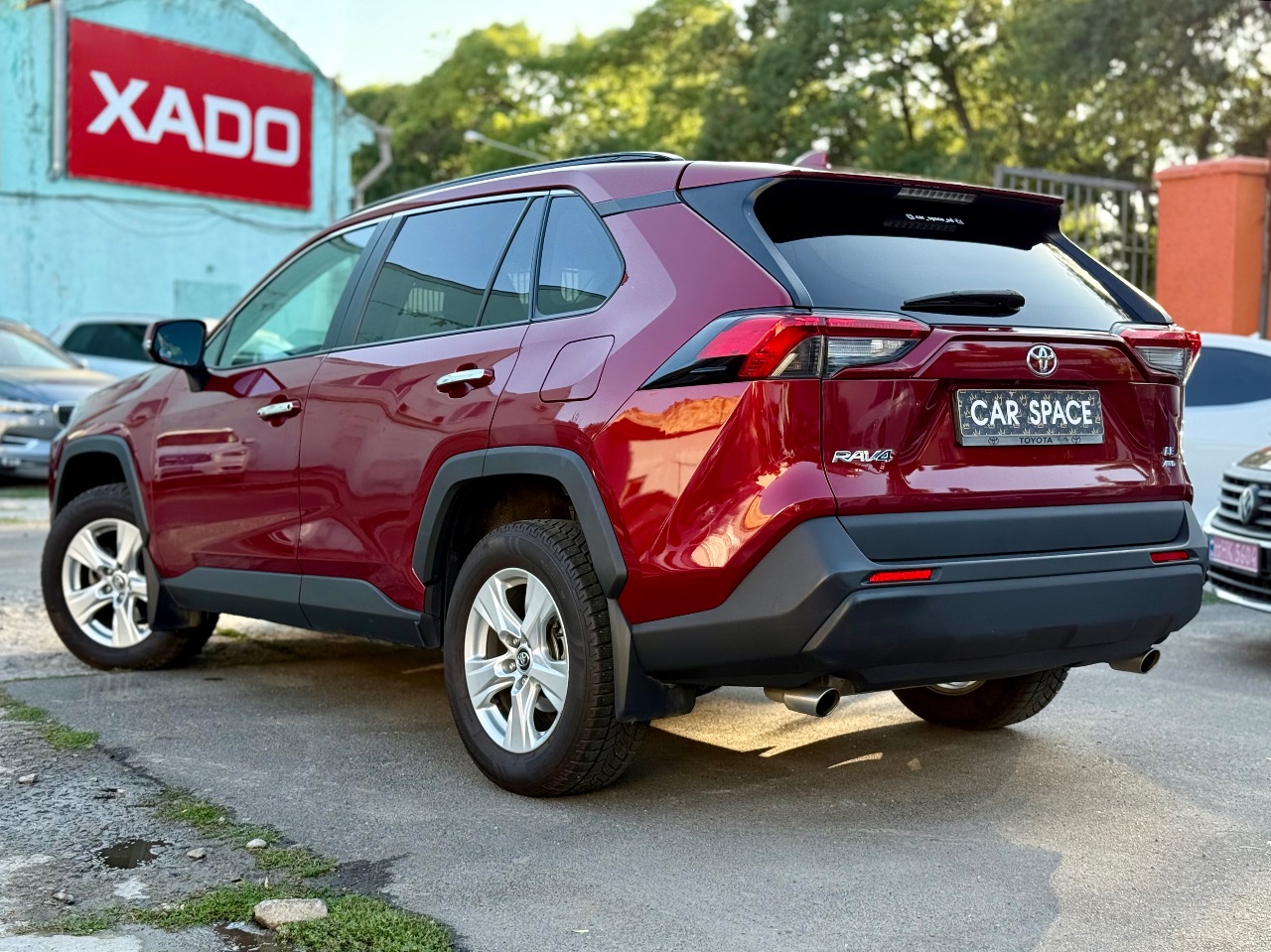 Toyota RAV4 - фото 8