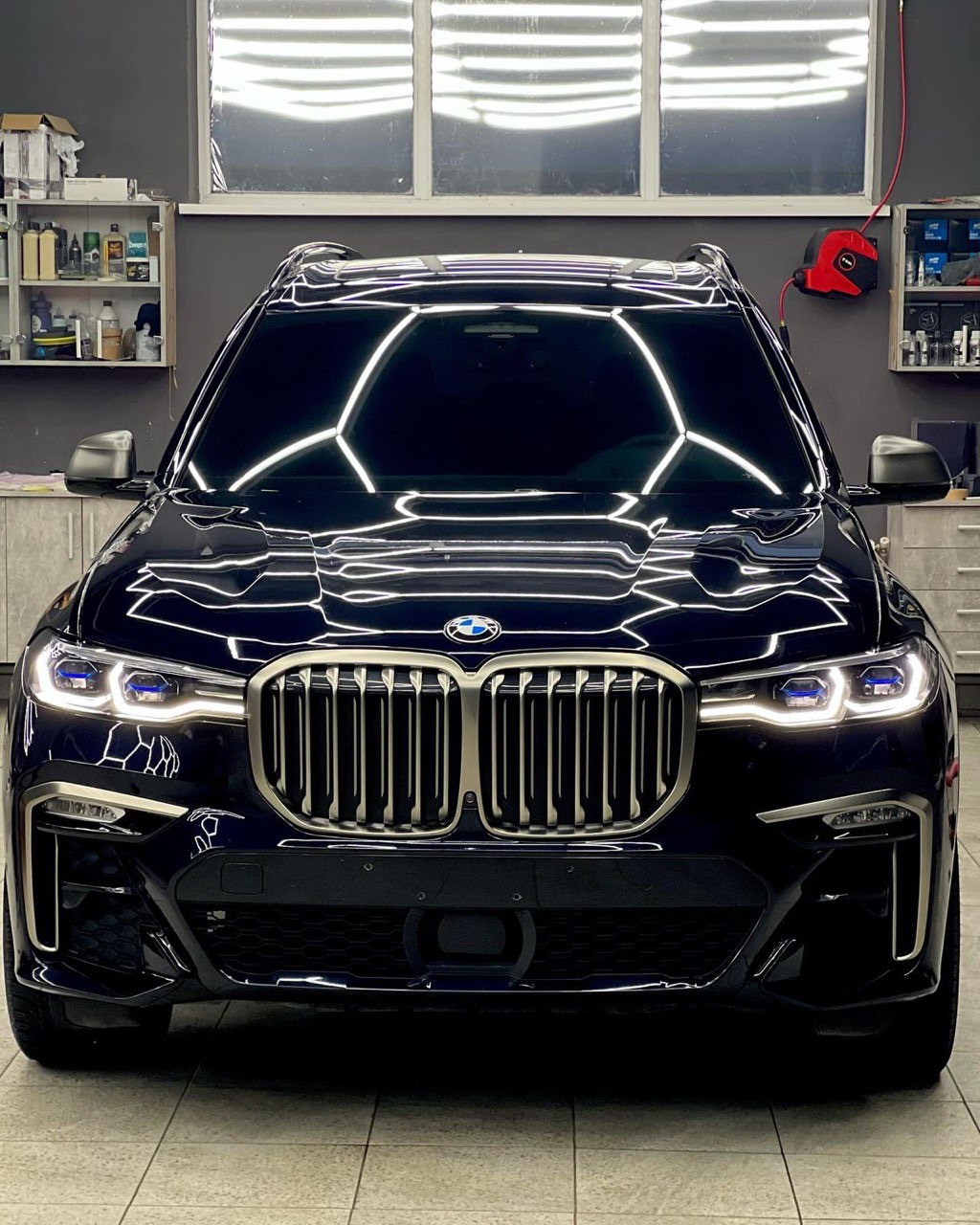 BMW X7 - фото 1