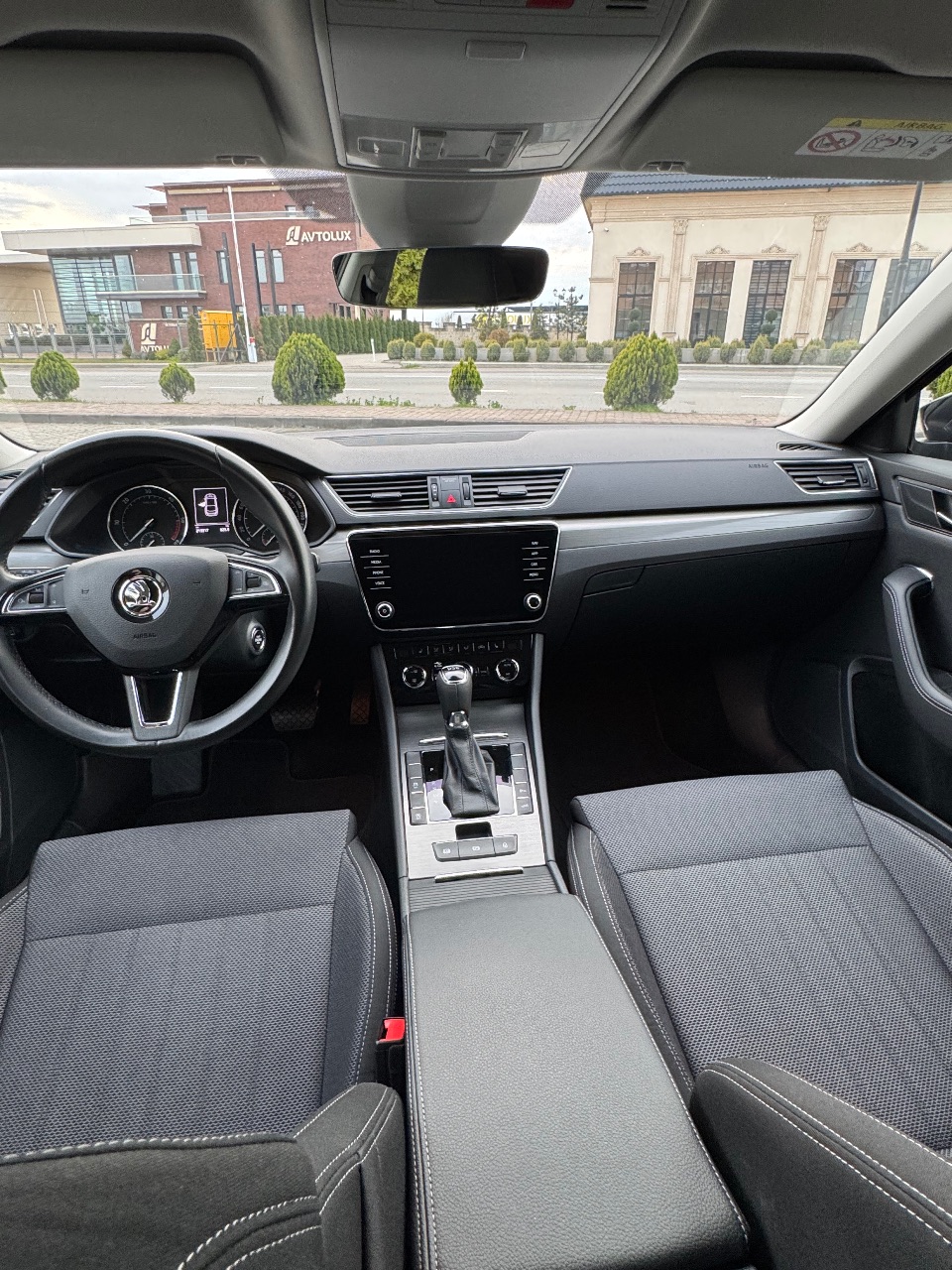 Skoda Superb - фото 10