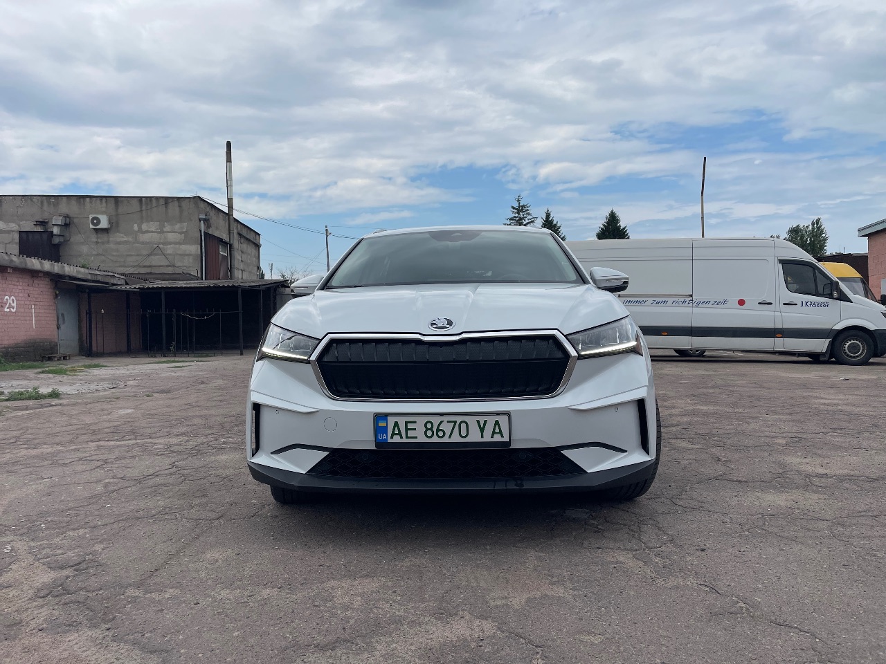 Skoda Enyaq - фото 1