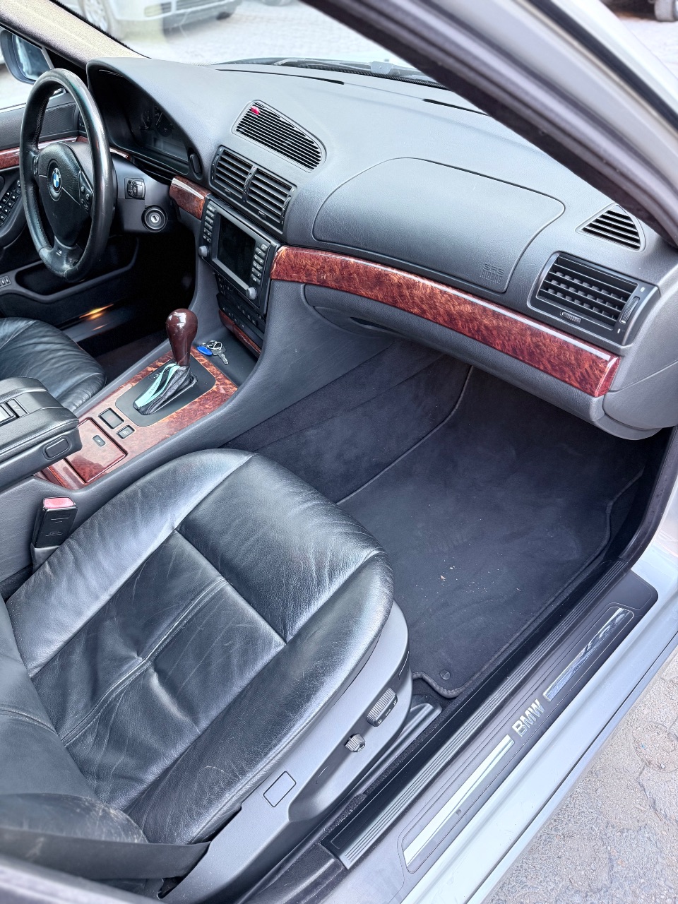 BMW 7 серії - фото 2