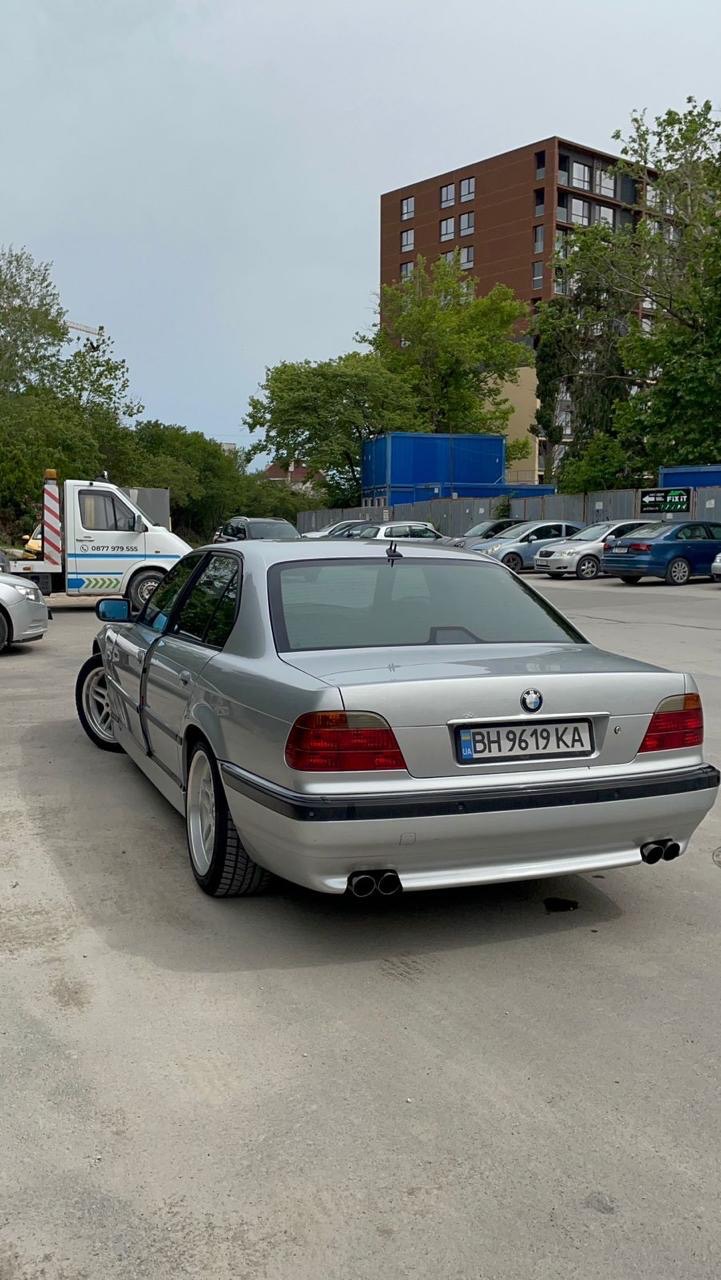 BMW 7 серії - фото 11