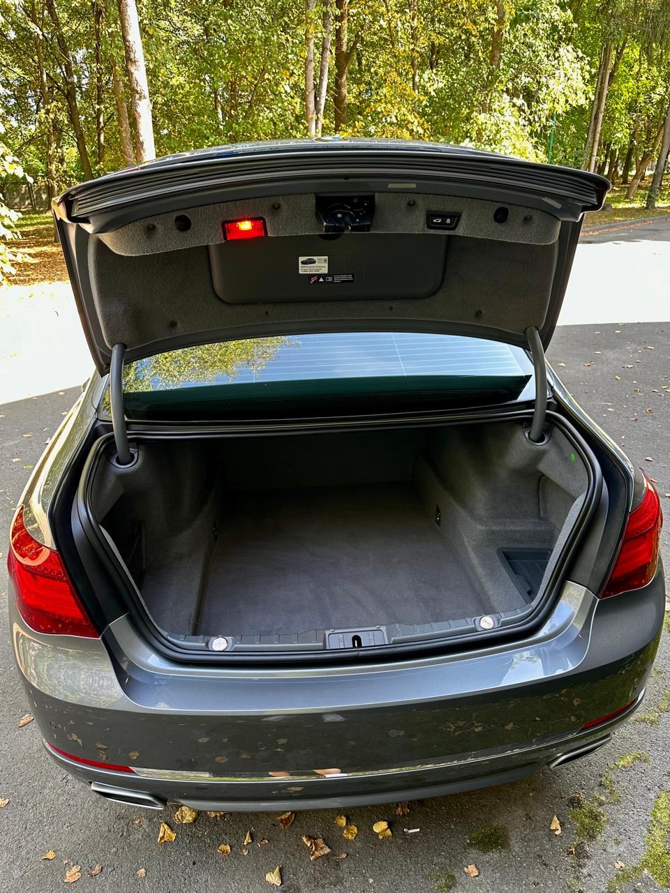 BMW 7 серії - фото 9