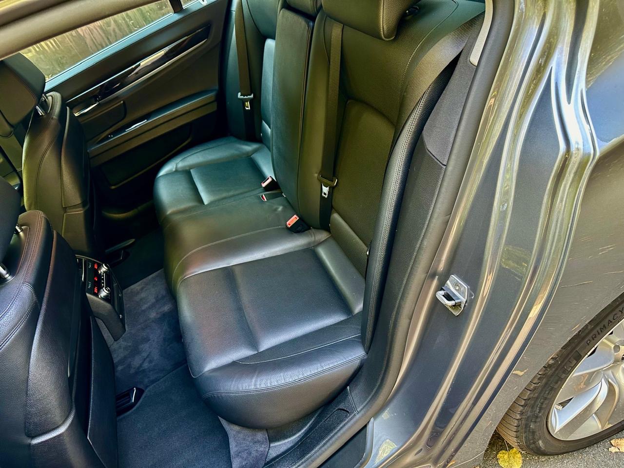 BMW 7 серії - фото 8