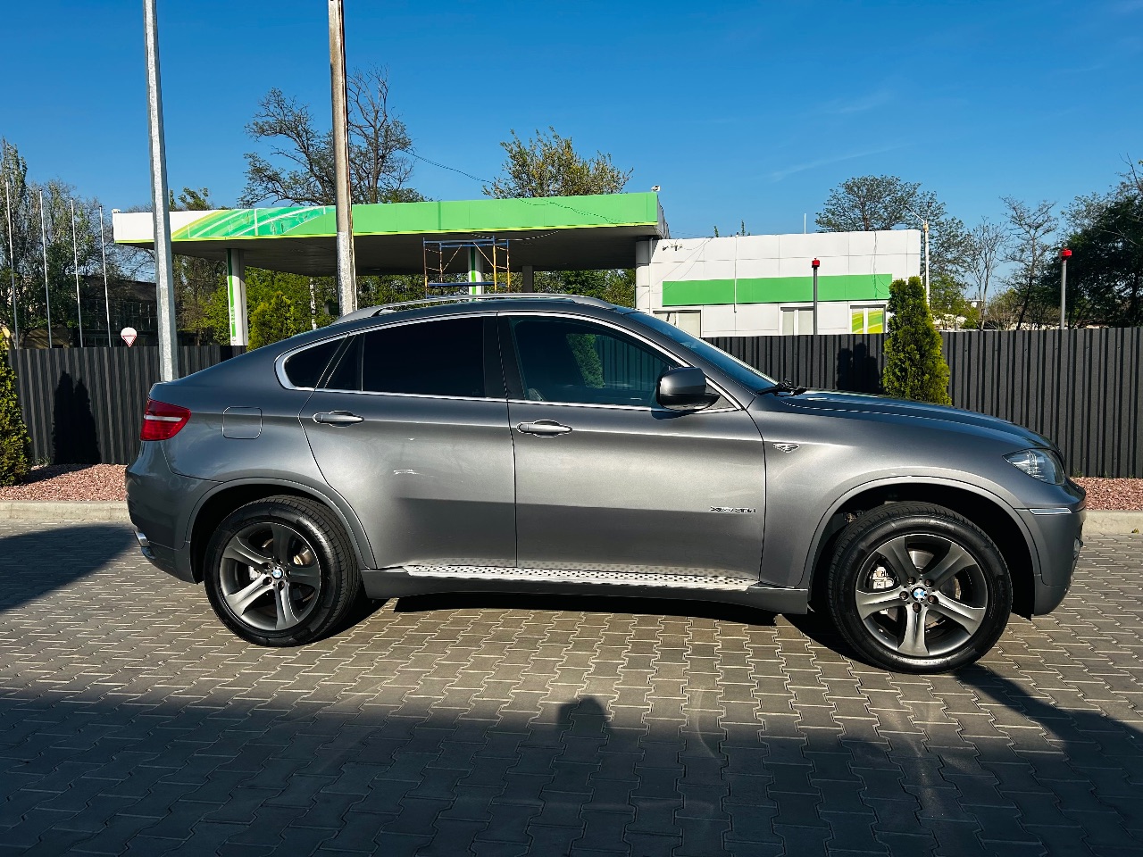 BMW X6 - фото 1