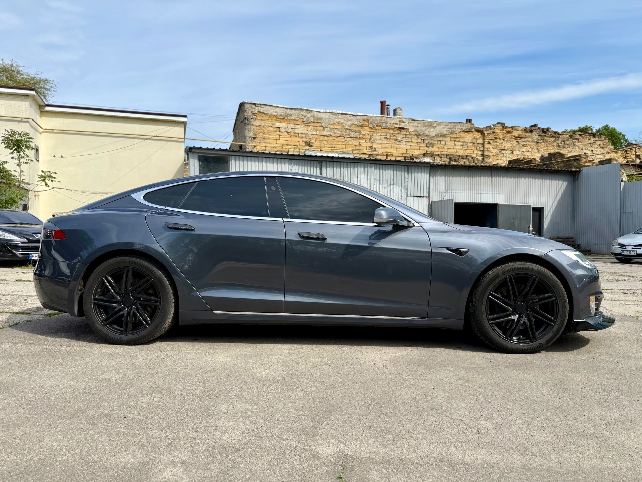 Tesla Model S - фото 16