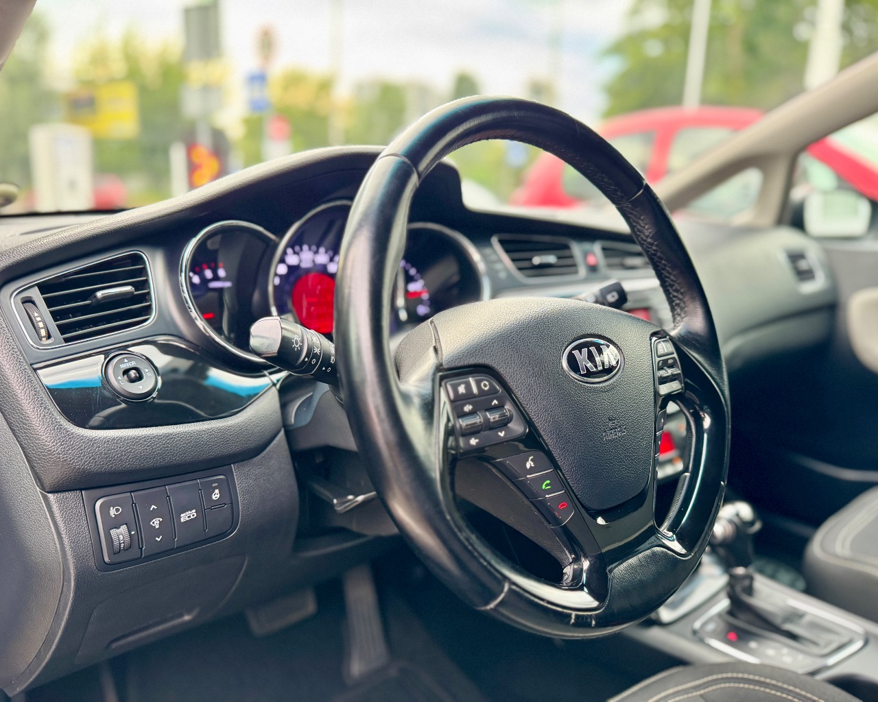 Kia Ceed - фото 16