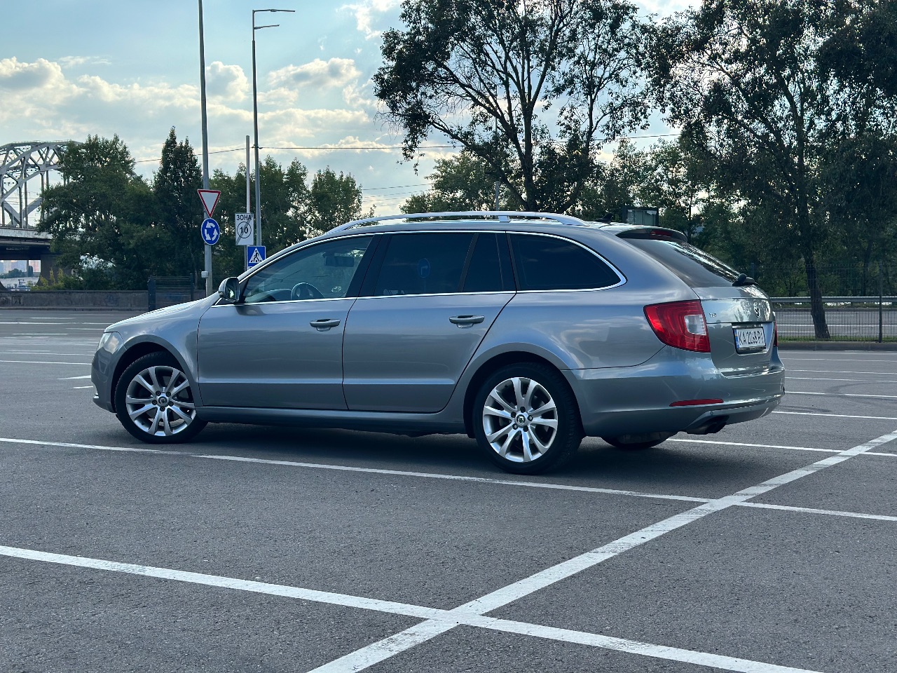 Skoda Superb - фото 6