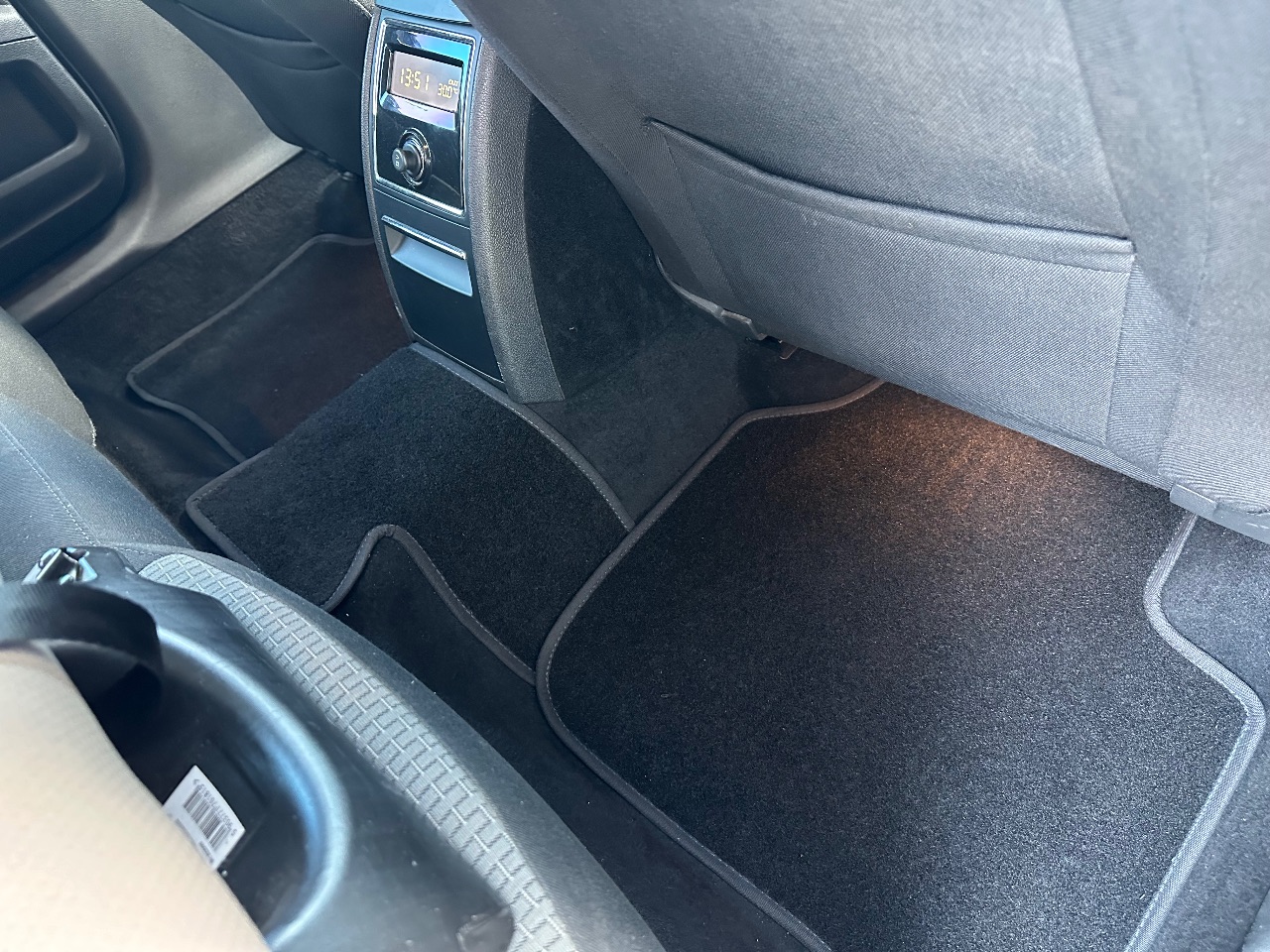 Skoda Superb - фото 8