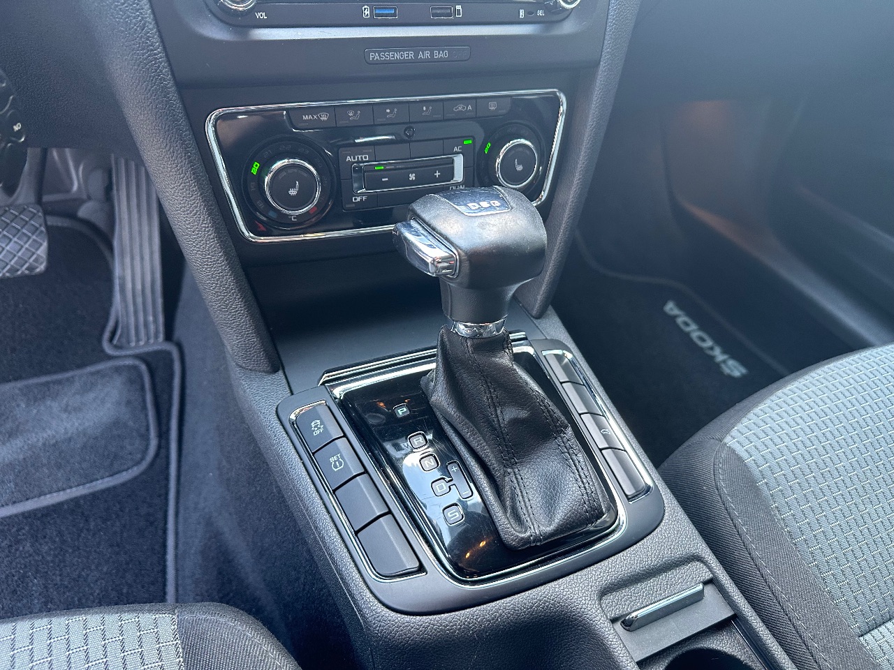 Skoda Superb - фото 10