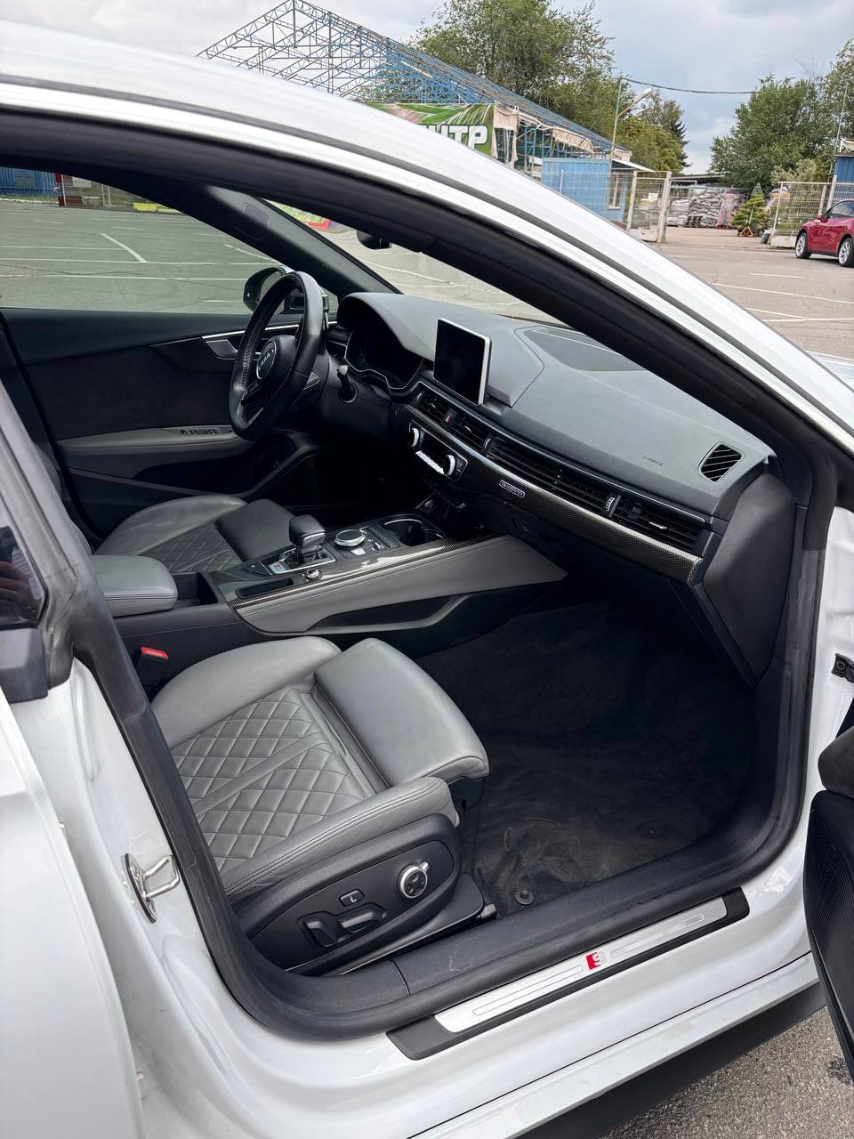 Audi S5 - фото 9